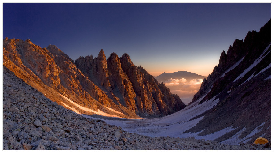 The peaks of MNR | snow, clouds, mountains